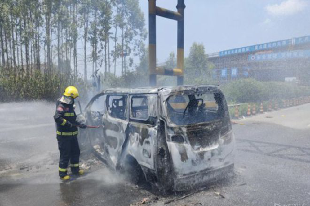 村民骑车撞上供热管道身亡的悲剧及其反思