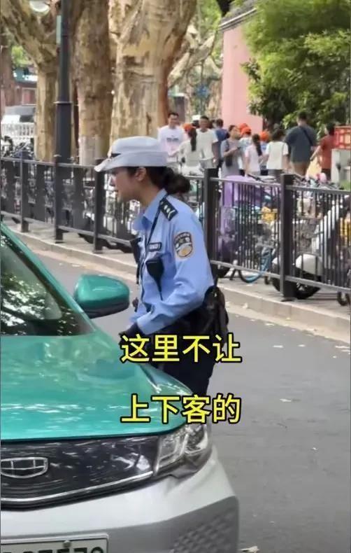 兔子警官李语蔚荣升四级辅警，晋升之路的闪耀篇章