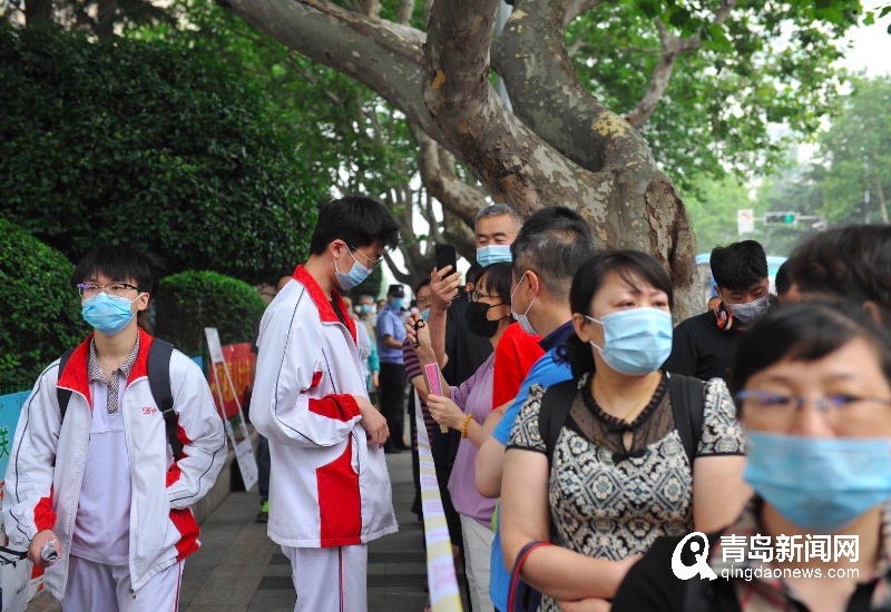 青岛七千余名高考生备战，期待与压力交织之际