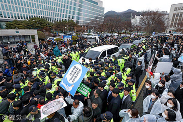 韩国最大在野党指责总统涉嫌煽动内乱，韩国最大在野党指责总统涉嫌煽动内乱