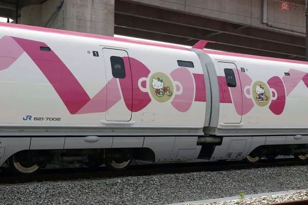 重庆地铁现HelloKitty列车，重庆地铁现HelloKitty列车