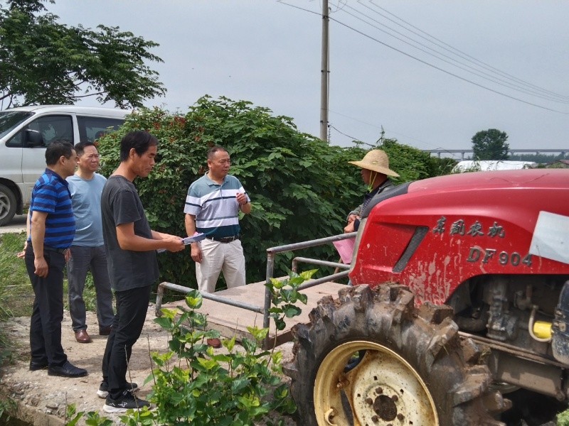 家长为监督孩子买窃听设备，违法犯罪问题